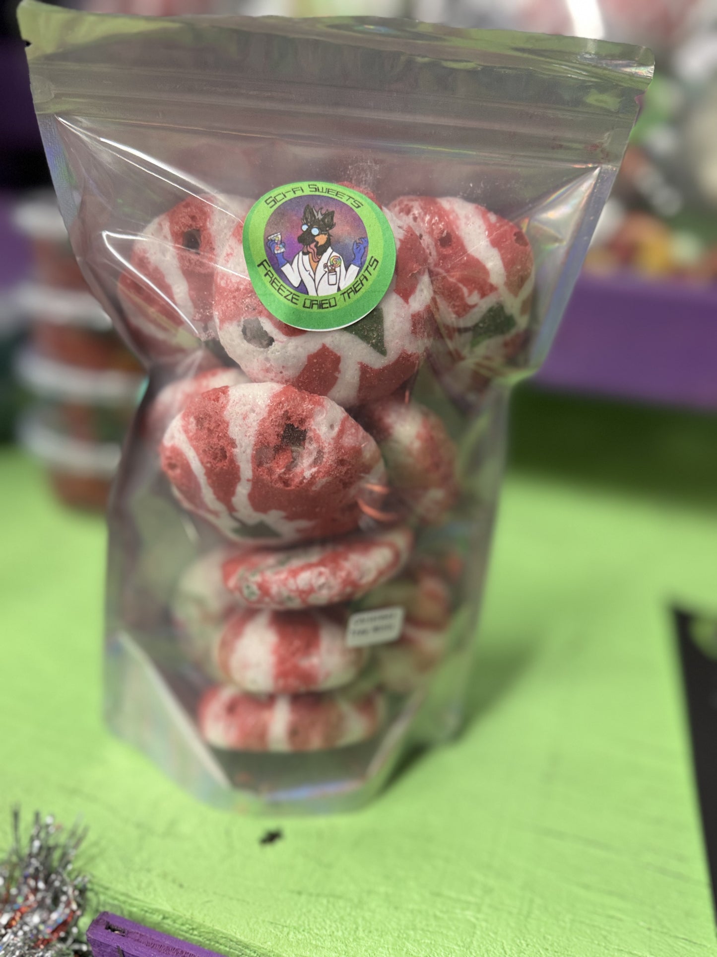 Freeze-Dried Christmas Peppermints – Crunchy, Cool Holiday Treats